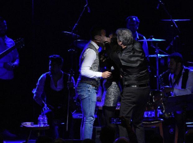 Aman ne yapıyorsunuz arkadaşlar Sahnede panik