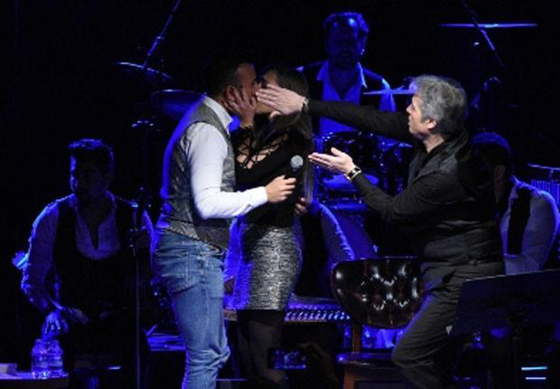 Aman ne yapıyorsunuz arkadaşlar Sahnede panik