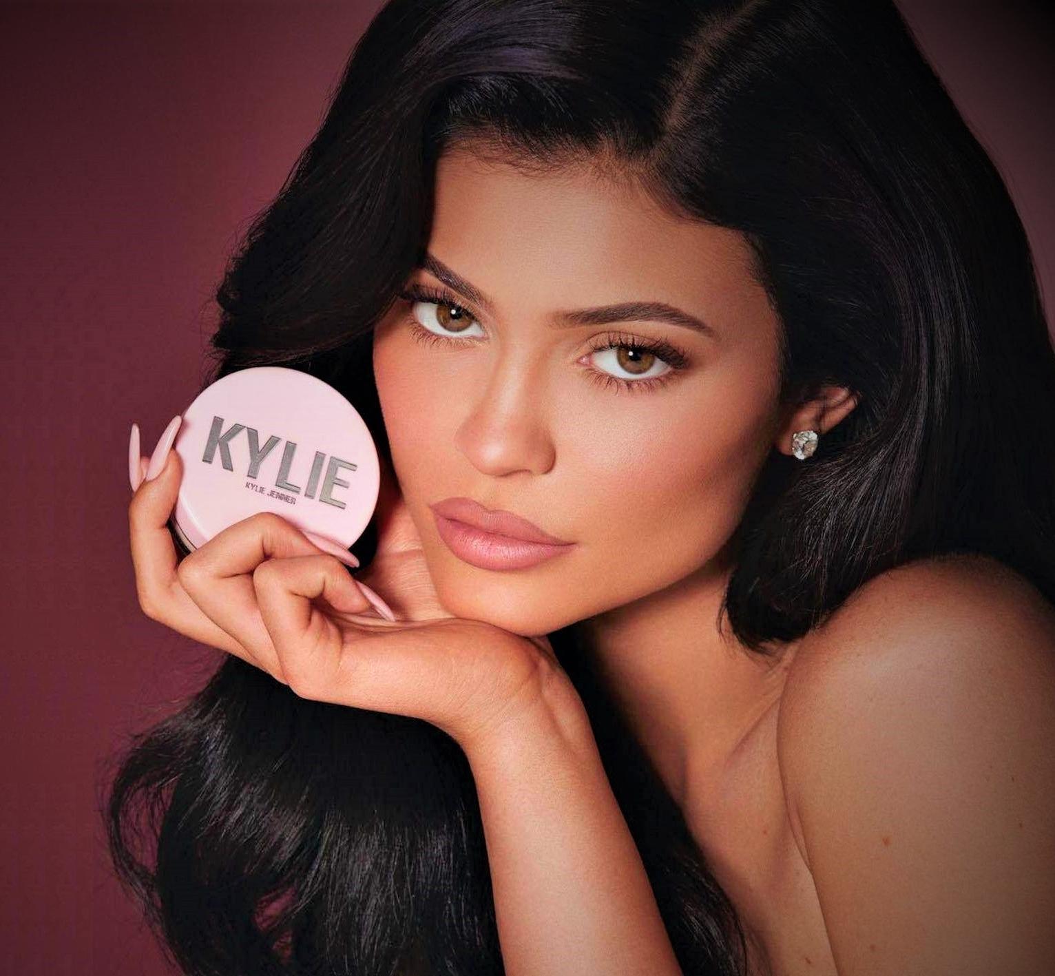 Kylie Jenner sells stake in cosmetics company for $600m - Latest News