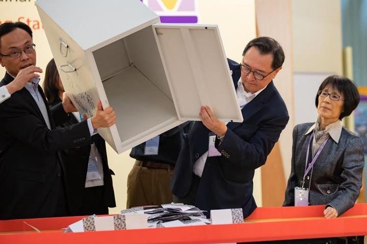 Pro-democracy group wins big victory in Hong Kong polls