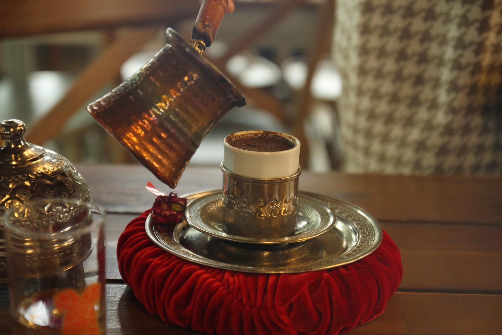 Russia adopts coffee-drinking from Ottoman Empire