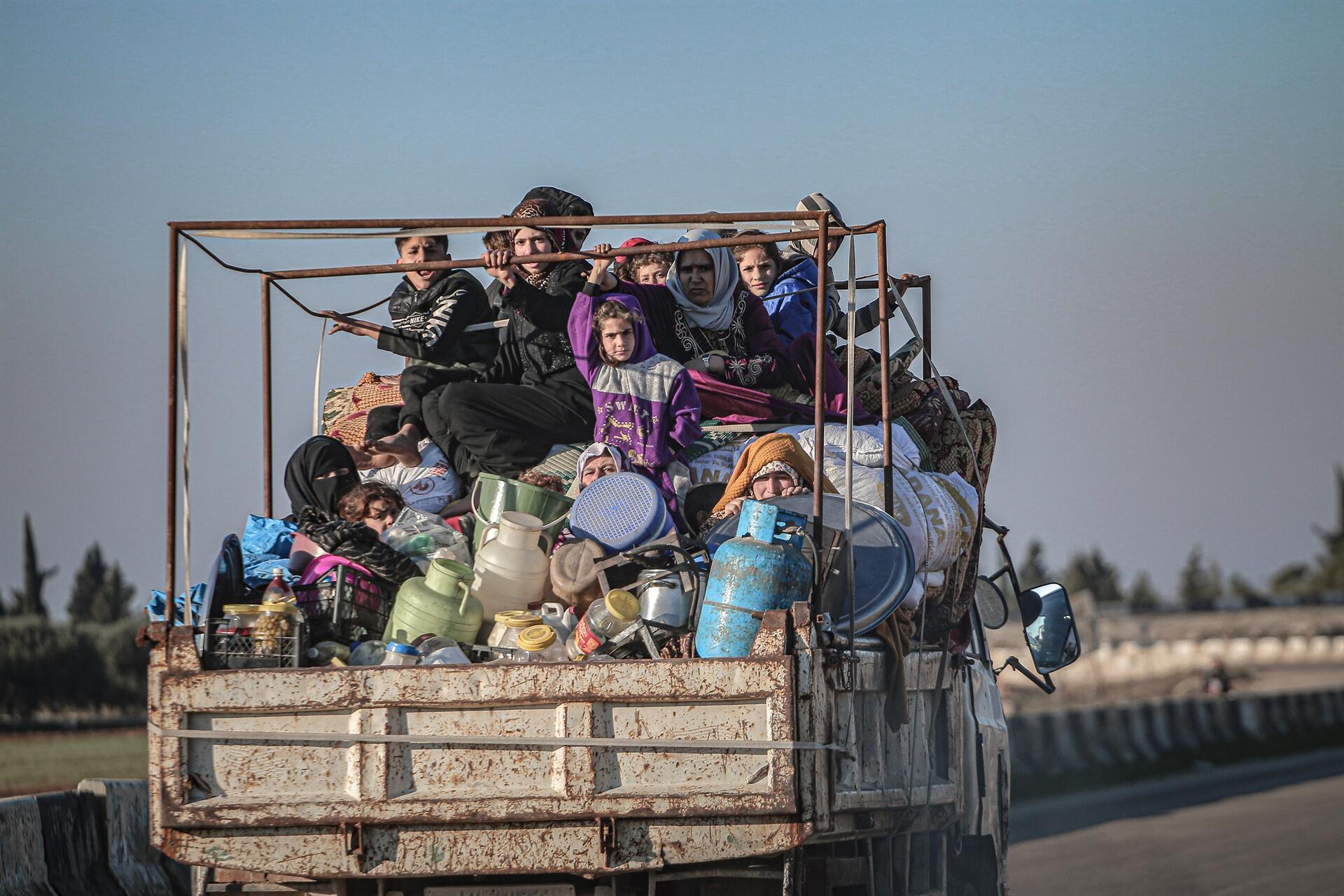 Over 31,000 civilians flee Syrias Idlib over last two days