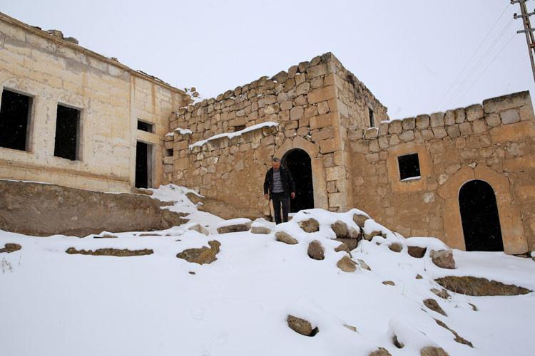 Man lives alone in abandoned Central Anatolian village