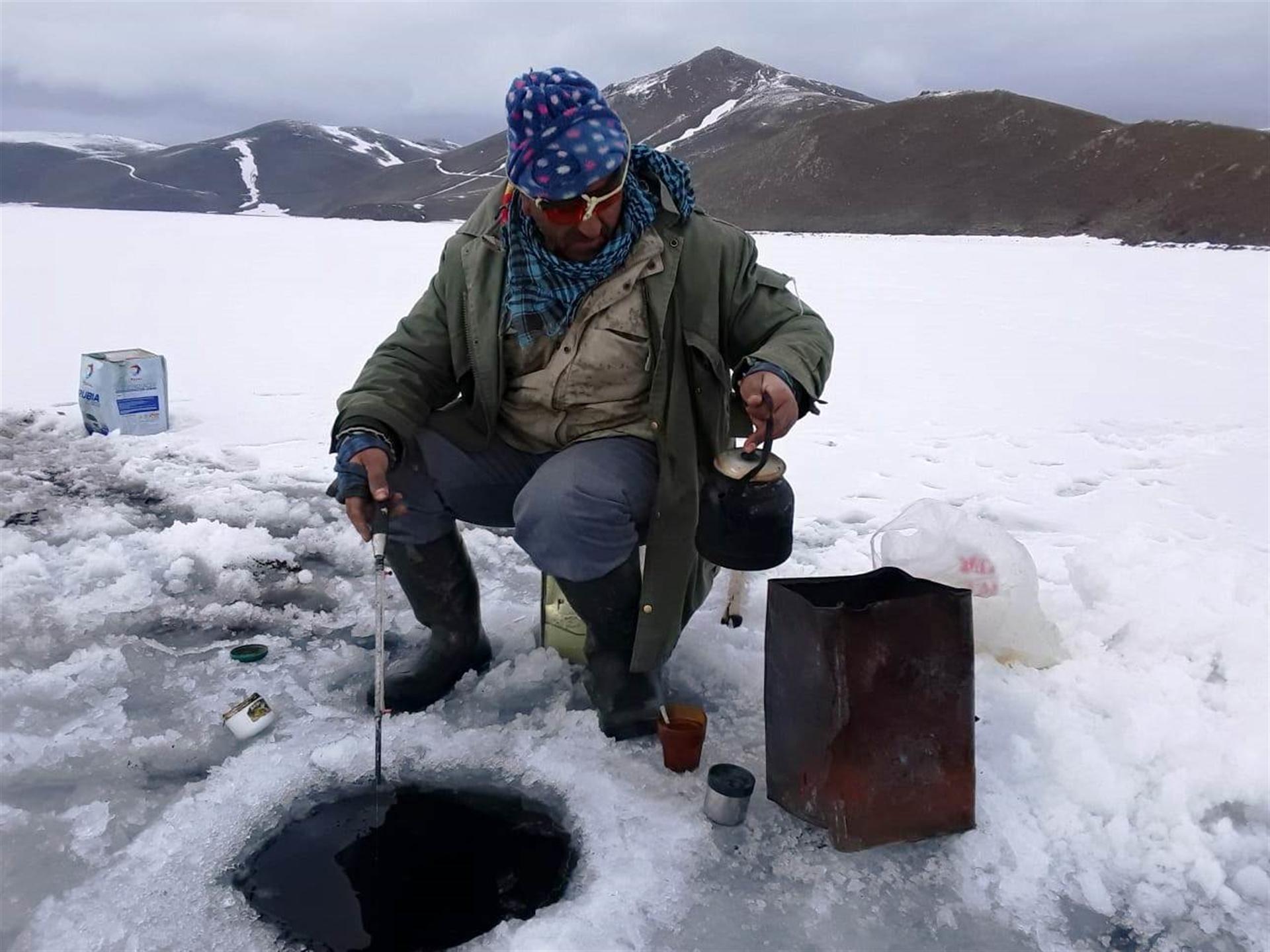 Eskimo-style ice fishing becomes popular in Turkey