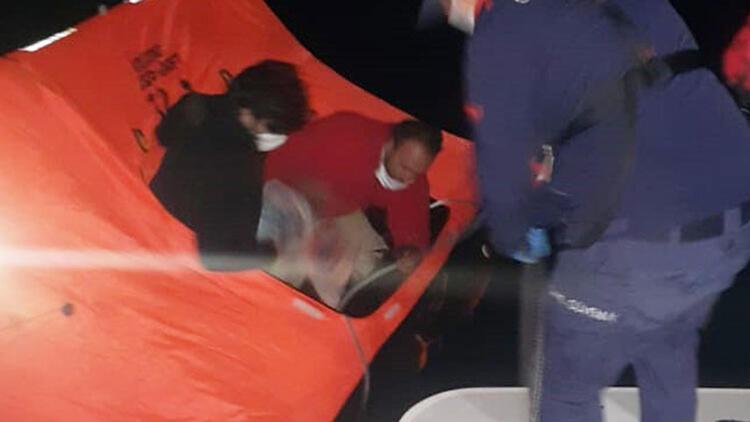 Asylum seekers forced from Greek waters rescued