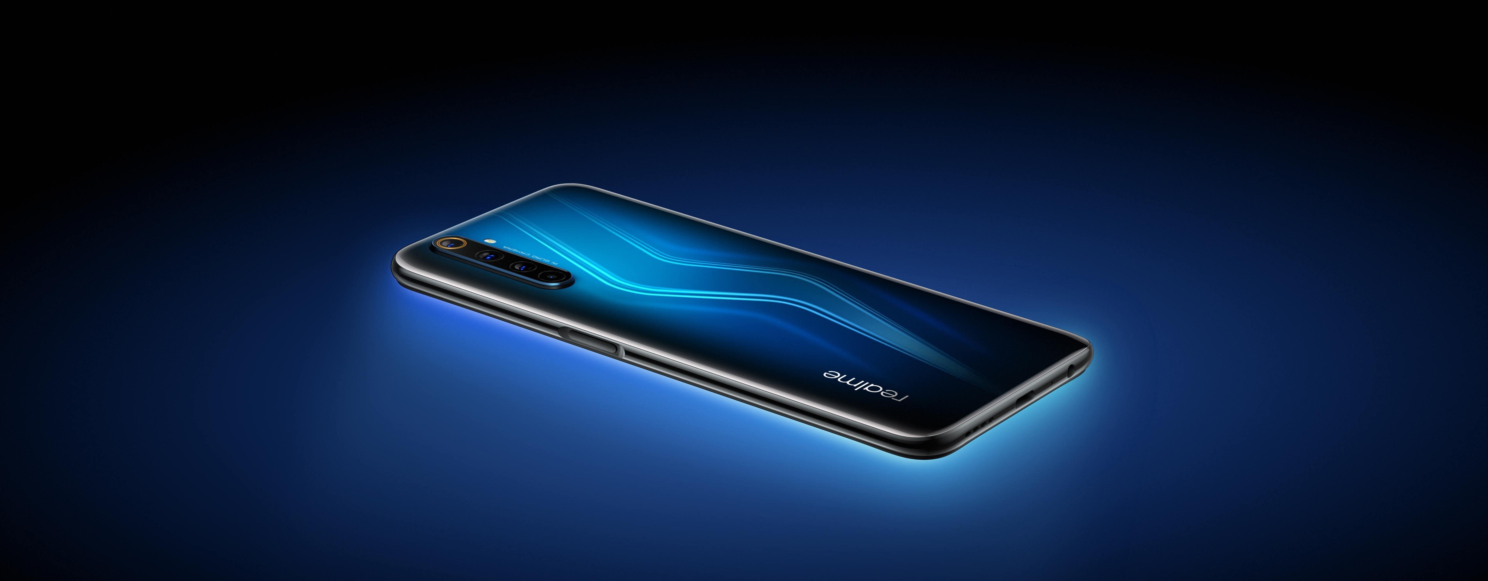 Смартфон realme 8 pro