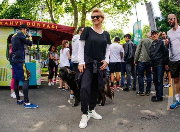 Kahve Dünyası baharı ünlü isimlerle kutladı