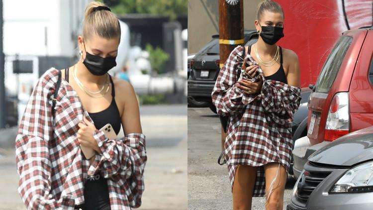 Altın rengi takılar