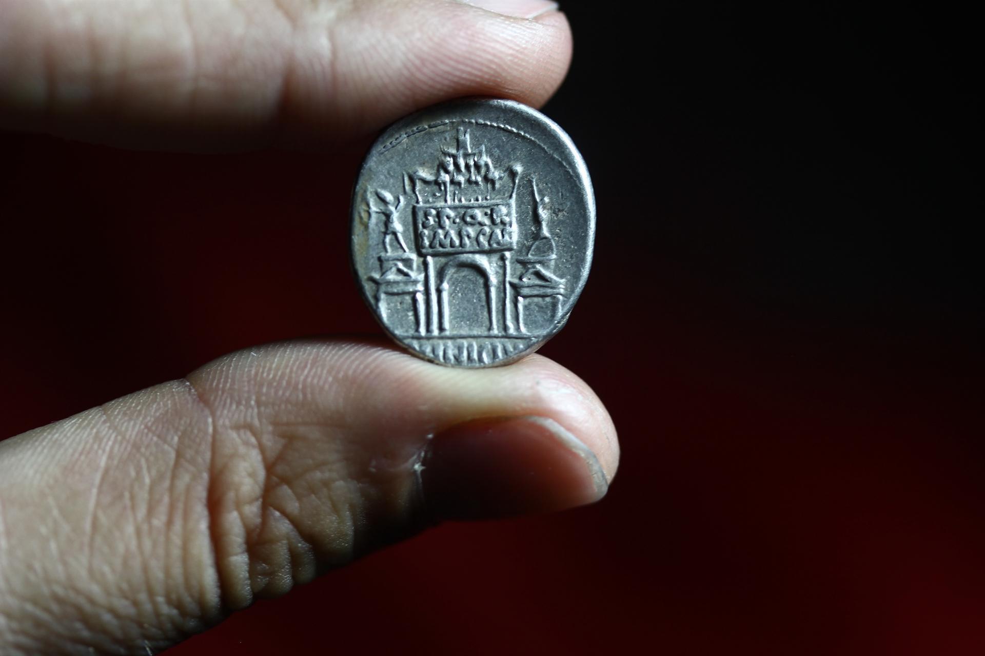 Roman silver coin collection found at Aizanoi