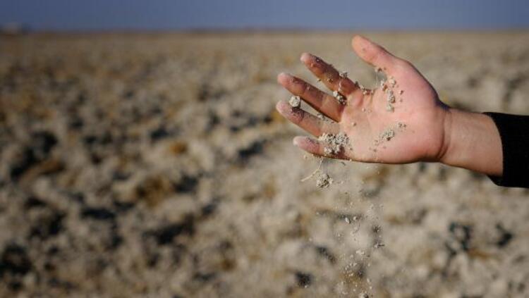 Turkey’s biggest basin, sinkhole struggles with drought - Türkiye News