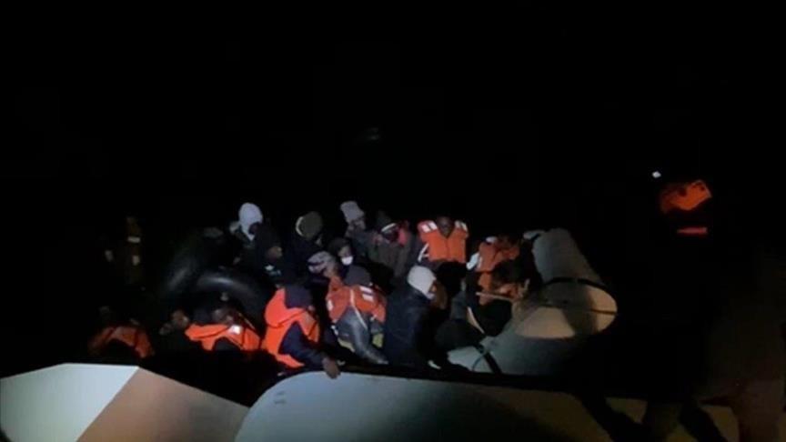 Drifting asylum seekers rescued off western Turkey