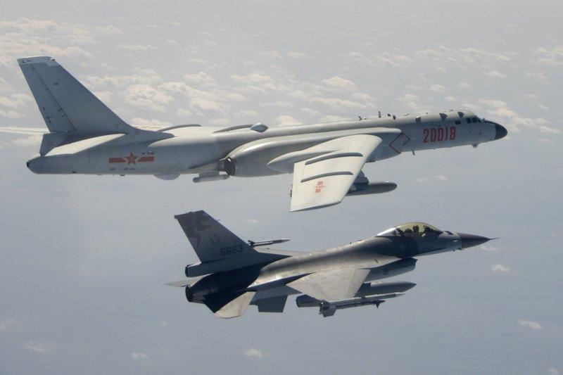 Taiwan sees biggest Chinese jet incursion after Blinken warning