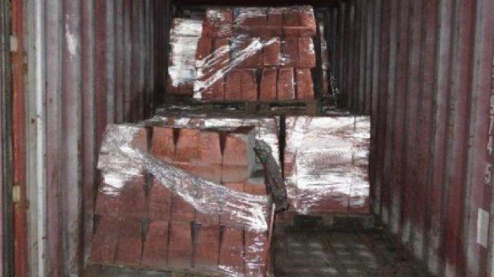 Gang defrauds Swiss company by selling paving stones instead of copper