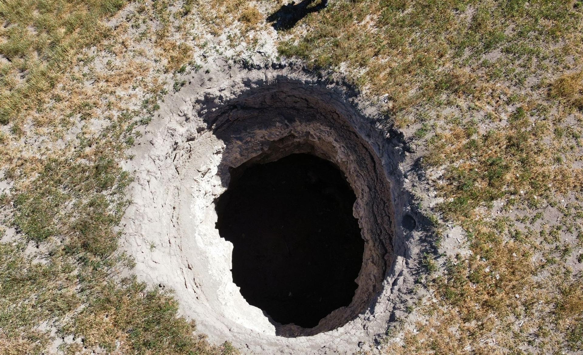 Sinkholes increasingly appearing in Central Anatolian plains - Türkiye News