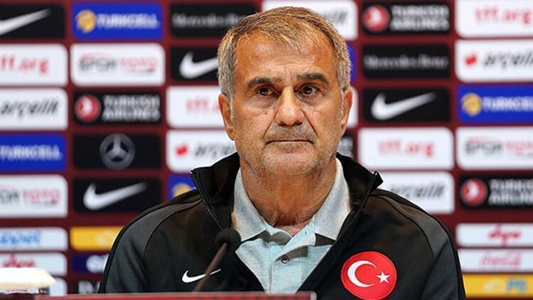 ISTANBUL, TURKEY - SEPTEMBER 1: Coach Senol Gunes of Turkey during the FIFA  World Cup 2022 Qualifier