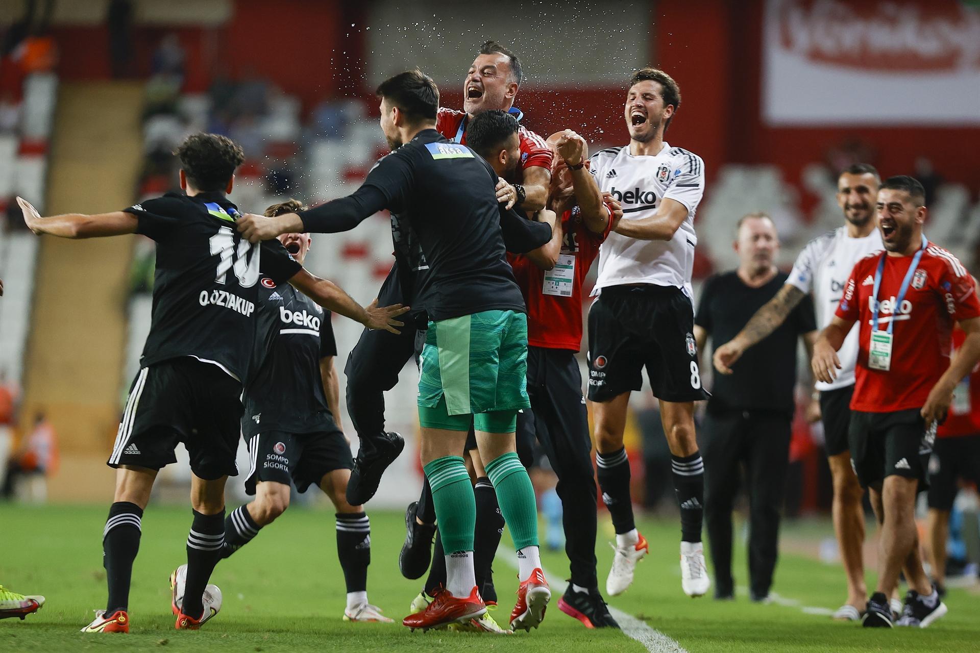 Beşiktaş beats Antalyaspor 3-2 in Turkish Süper Lig clash - Turkish News 