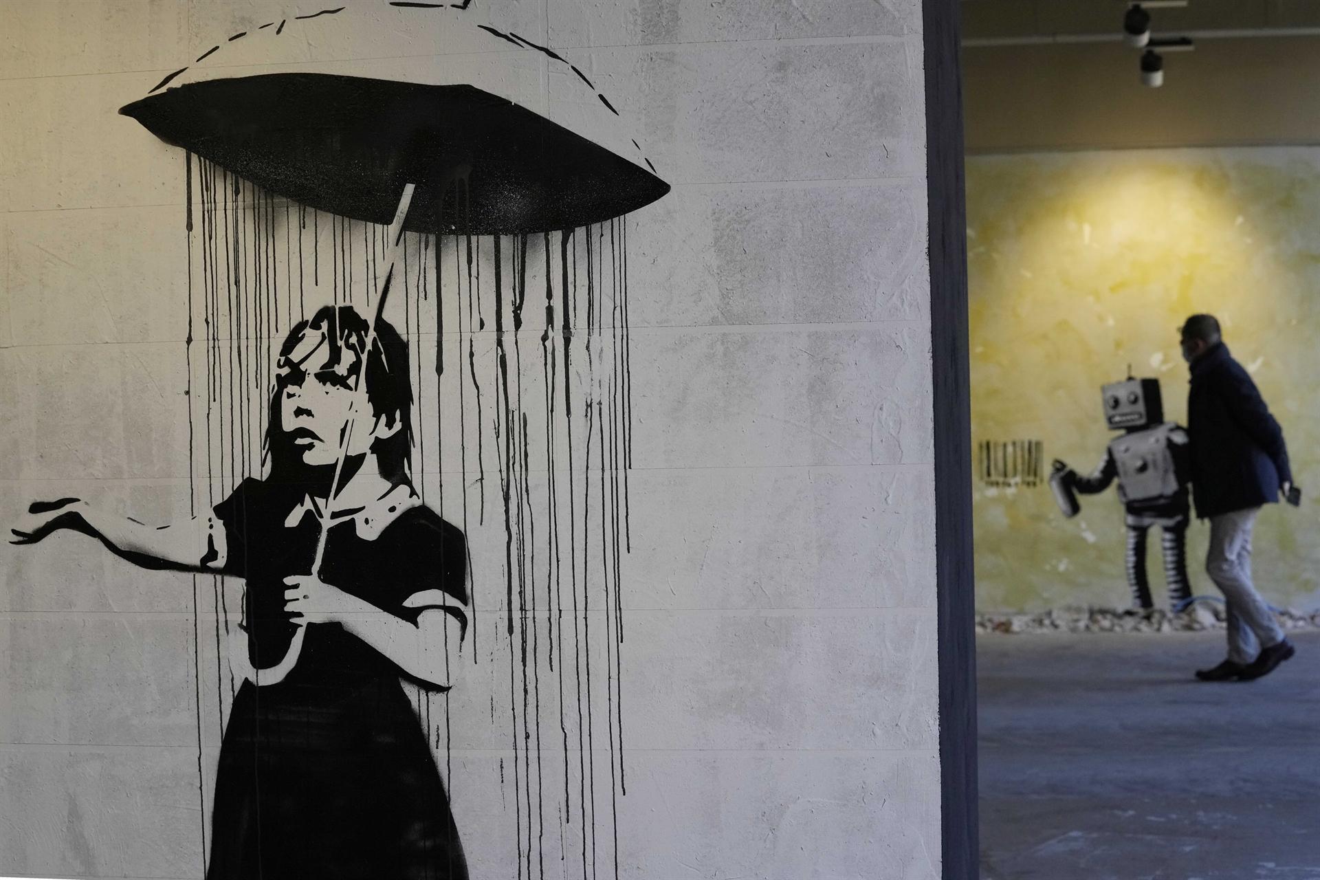 Milan train station hosts World of Banksy