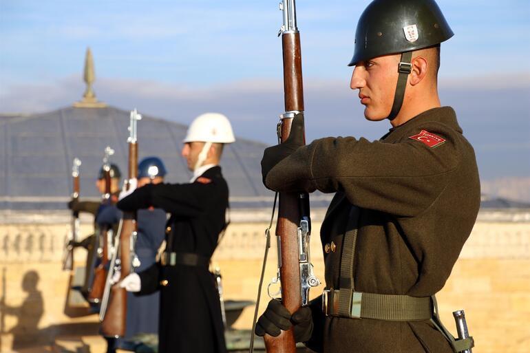 Serving in Atatürk’s Mausoleum requires heavy training