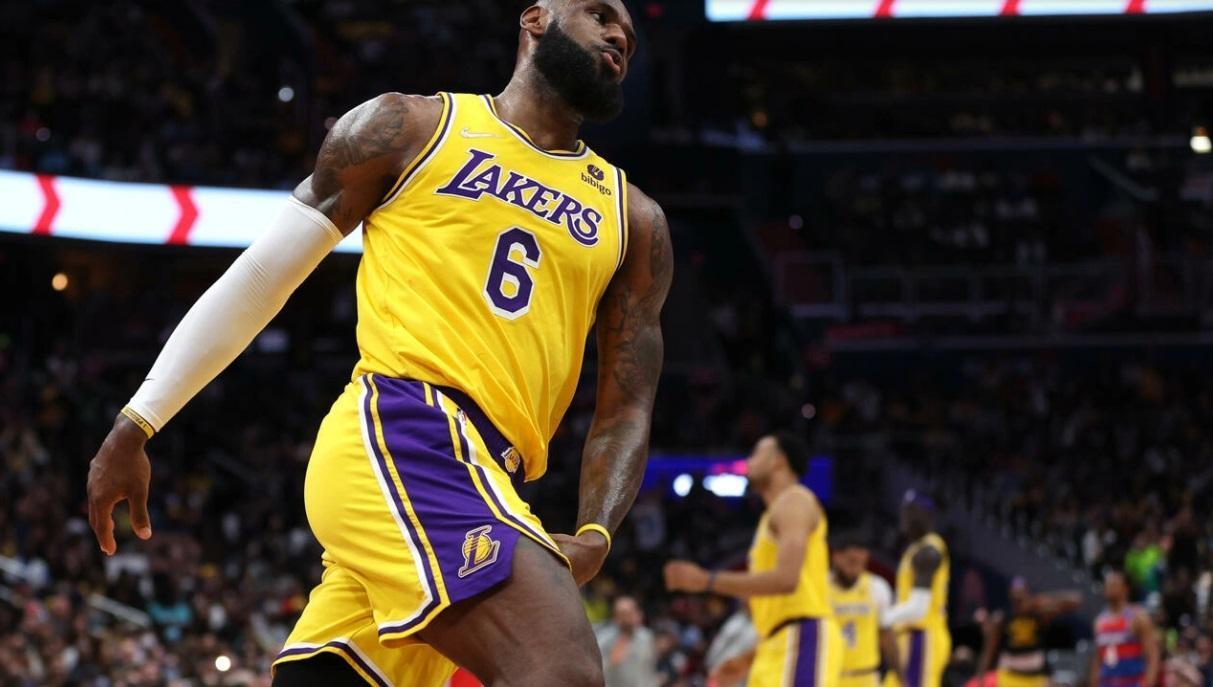 NBA: LeBron passes Malone on all-time regular season points but Lakers lose  again