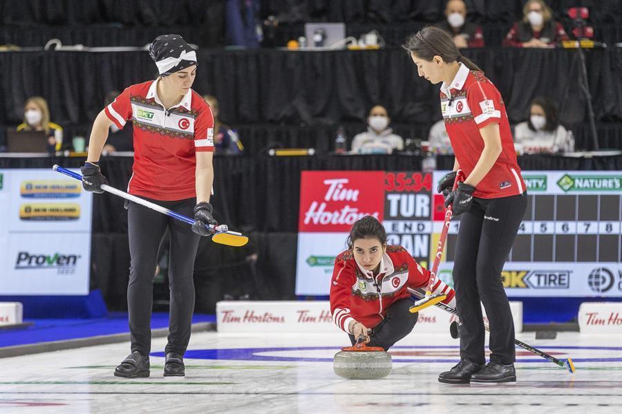 Turkish curling team makes headlines in Canada - Turkish News