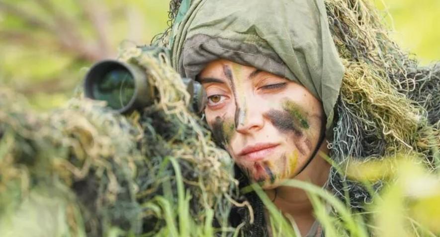 Turkey’s first woman sniper urges personal disarmament - Türkiye News