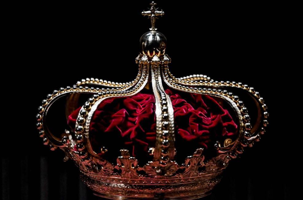 The Crown Jewels: The Priceless Artefacts Owned By The Royal Family, Royal  Jewels