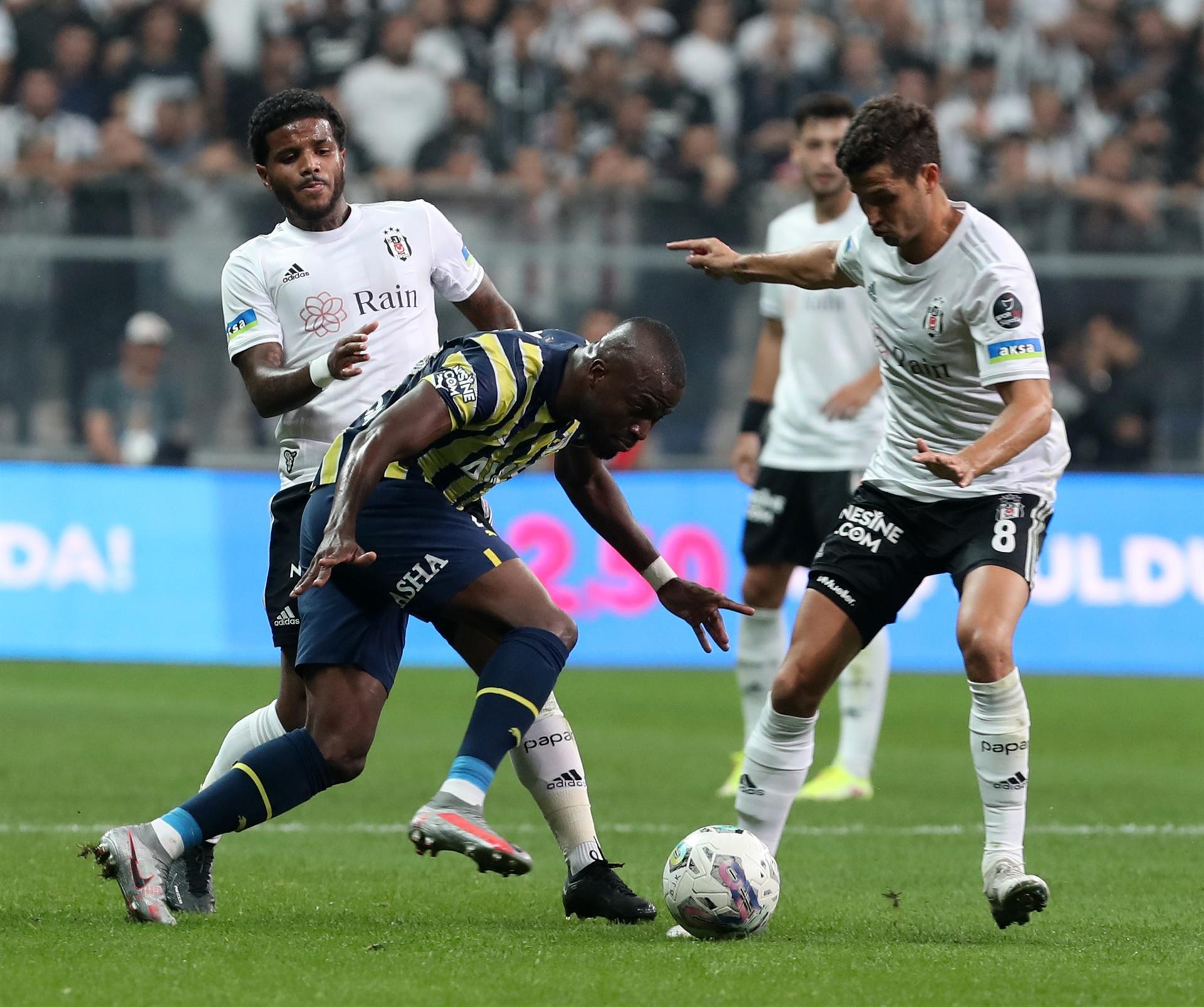 Fenerbahçe-Beşiktaş maçından kareler