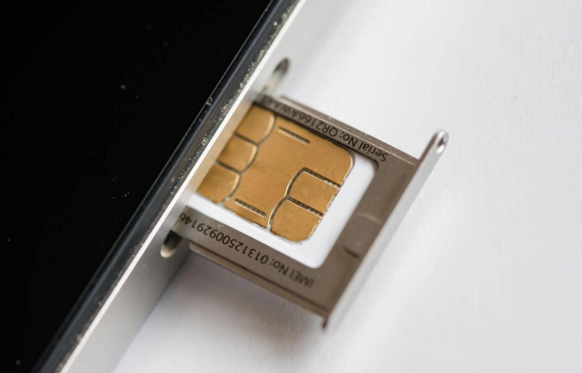 Philippines signs SIM card registration law - Latest News