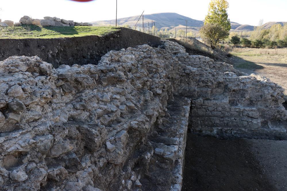 Anadolu’daki Ilk Lejyoner Mezarlığı Satala Antik Kenti'nde Ortaya çıktı ...