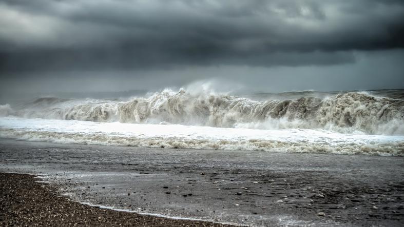 Denizde Tsunami Olur Mu? Mersin’de Ve Hatay'da Tsunami Bekleniyor Mu ...