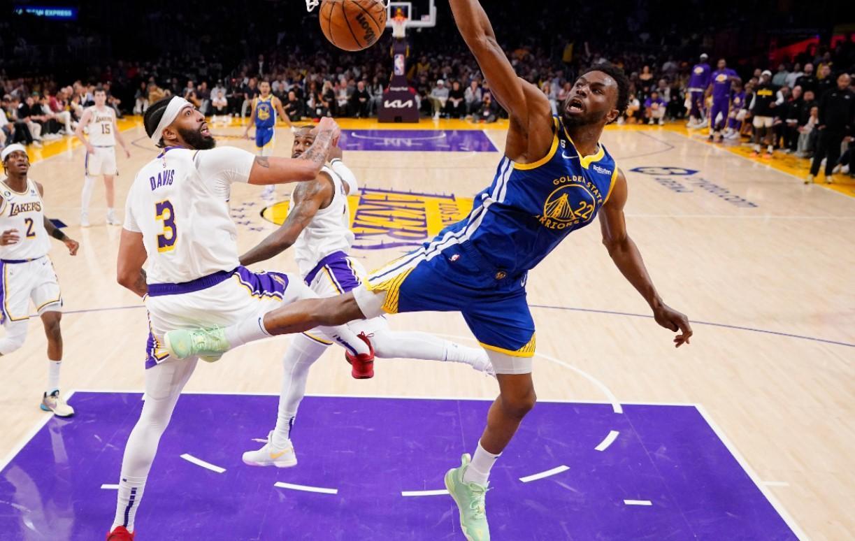 LeBron's Lakers rout Warriors 127-97, take 2-1 series lead