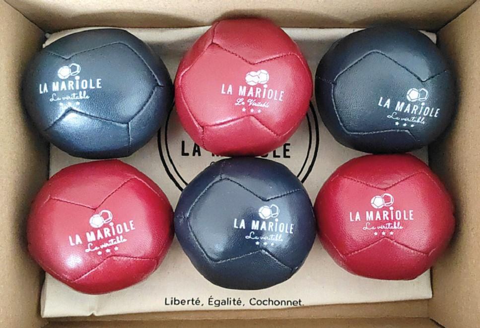 Women receive order of 114,000 bocce balls from France - Turkish News