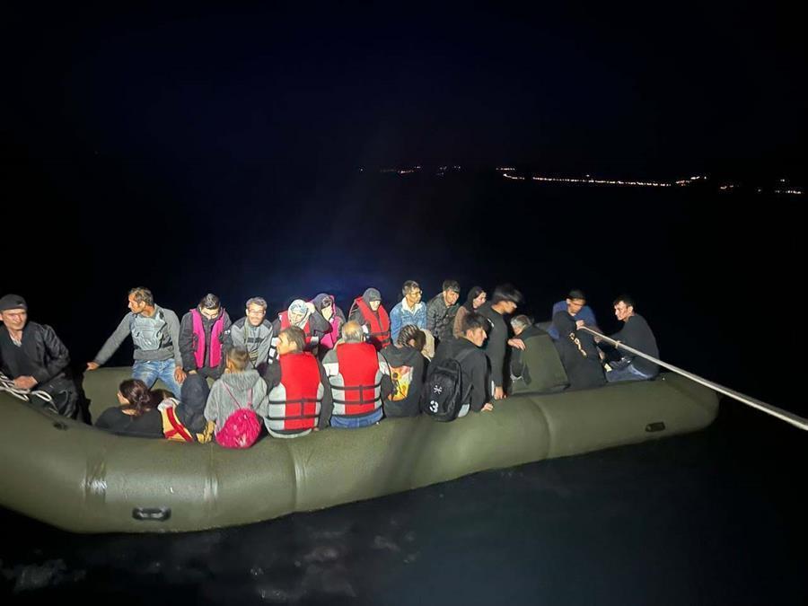 Turkish Forces Rescue 84 Migrants Pushed Back By Greece - Türkiye News