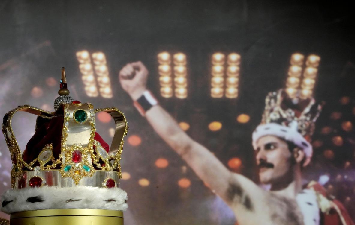 Freddie Mercury S Memorabilia Sells At Lucrative Auction