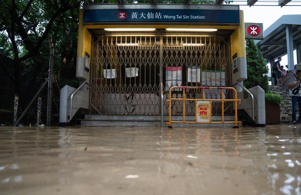 Hong Kong flooded by heaviest rainfall in 140 years - World News