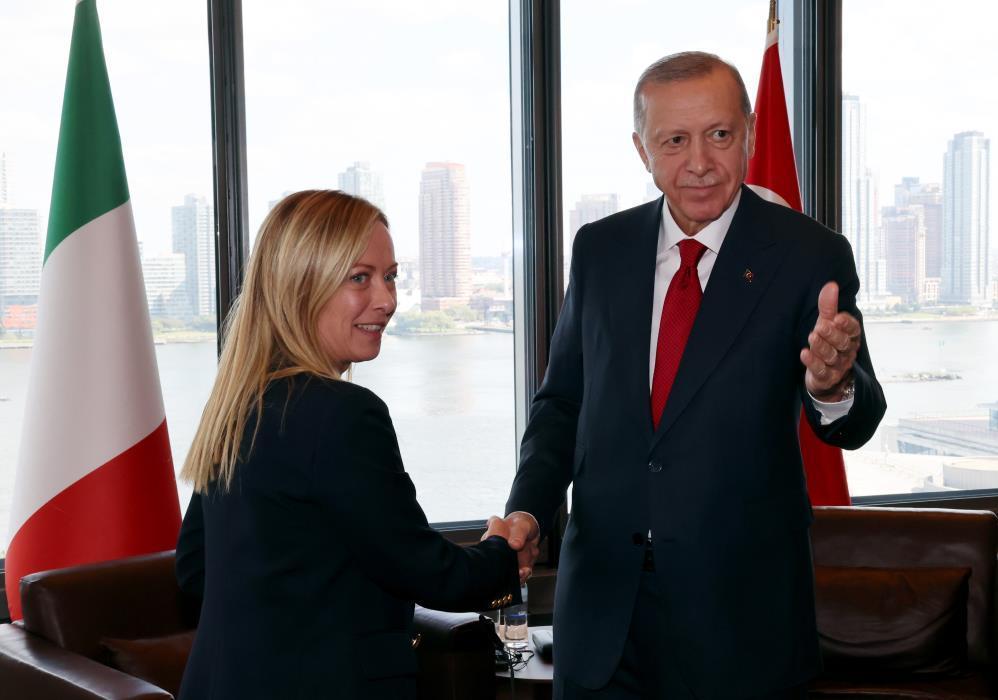 Il presidente Erdoğan ha ricevuto il primo ministro italiano Meloni