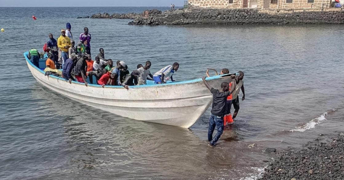 Boat Carrying Nearly 300 Migrants Arrives In Spain's Canary Islands ...