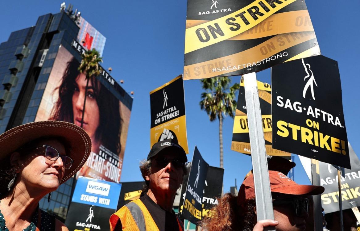 Talks to end Hollywood actors strike collapse