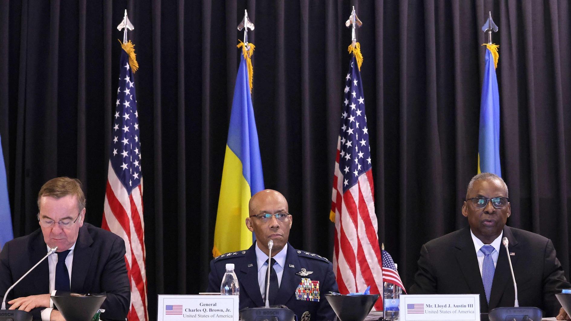  US defence chief says Washington will not let Ukraine fail