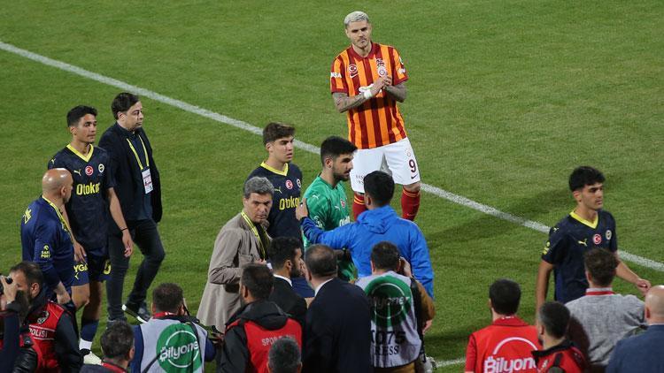 Son dakika: Süper Kupa maçında Fenerbahçe sahadan çekildi! Galatasaray golü  bulmuştu... - Spor Haberleri