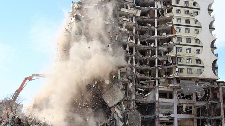 Diyarbakır da 89 kişiye mezar olmuştu Galeria Sitesi'nin depremde yıkılmasına