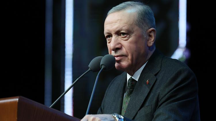 Cumhurbaşkanı Erdoğan 8'inci Cumhurbaşkanı Turgut Özal'ı andı