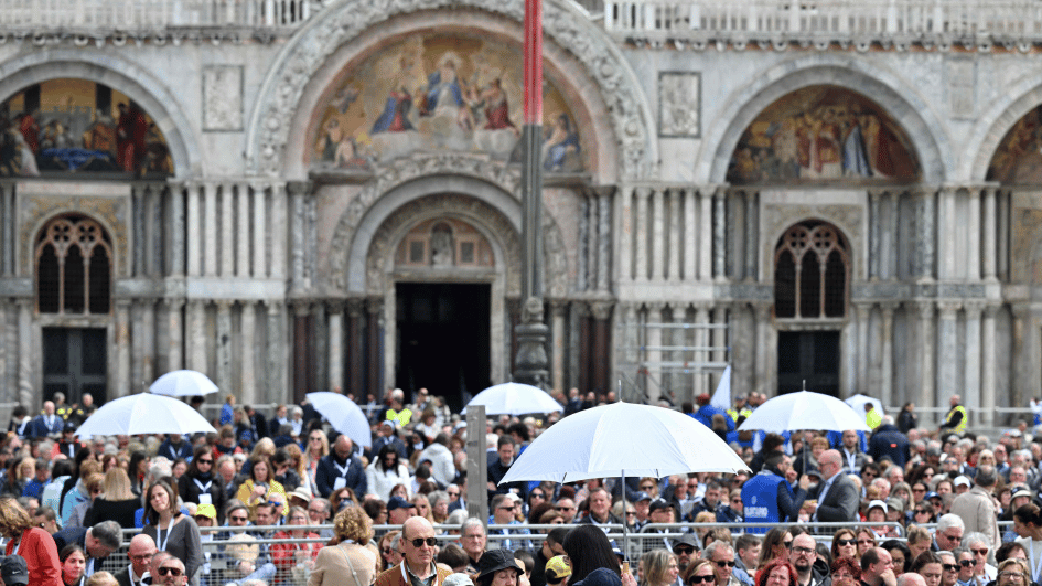 Pope holds mass in Venice's St Mark's