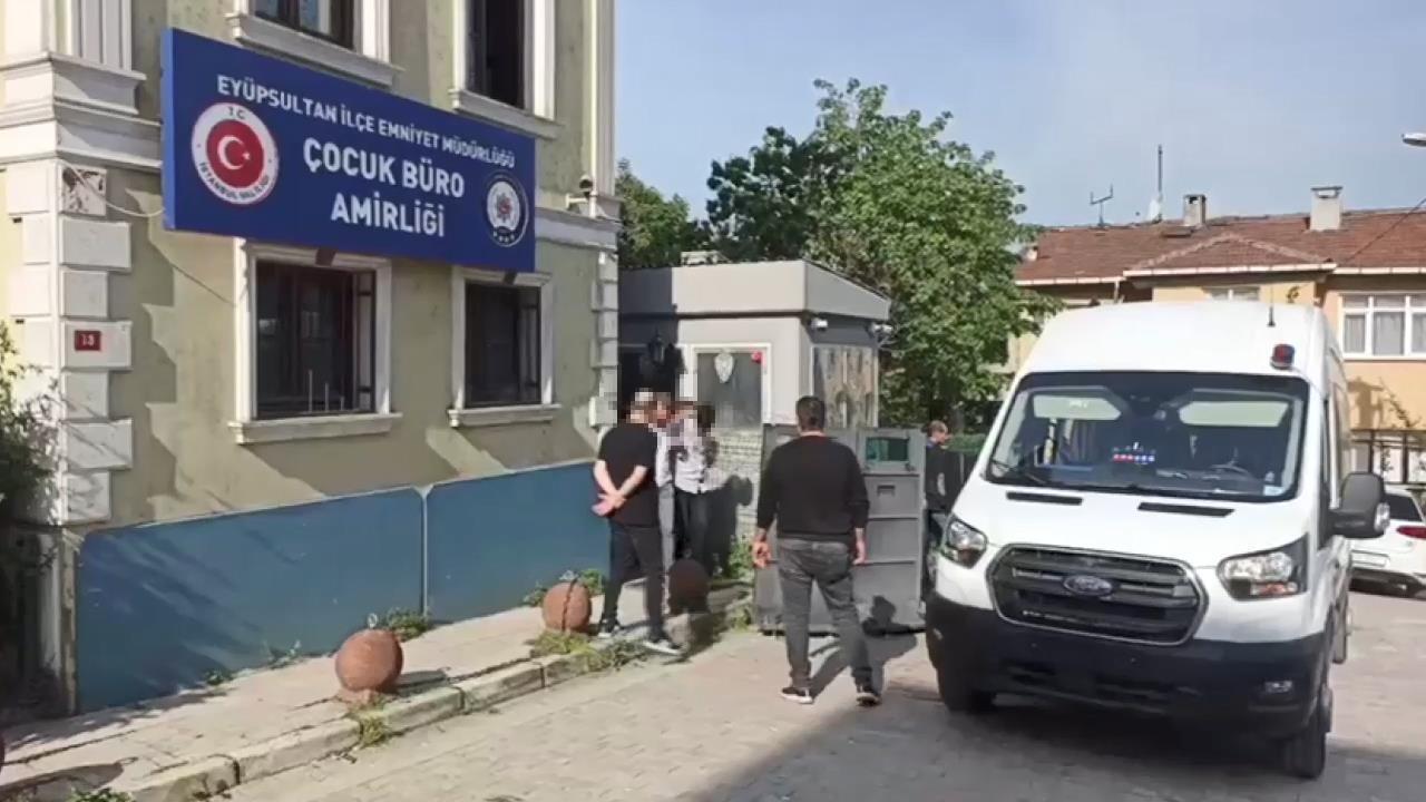 Teen detained after fatal shooting of Istanbul school principal - Türkiye  News