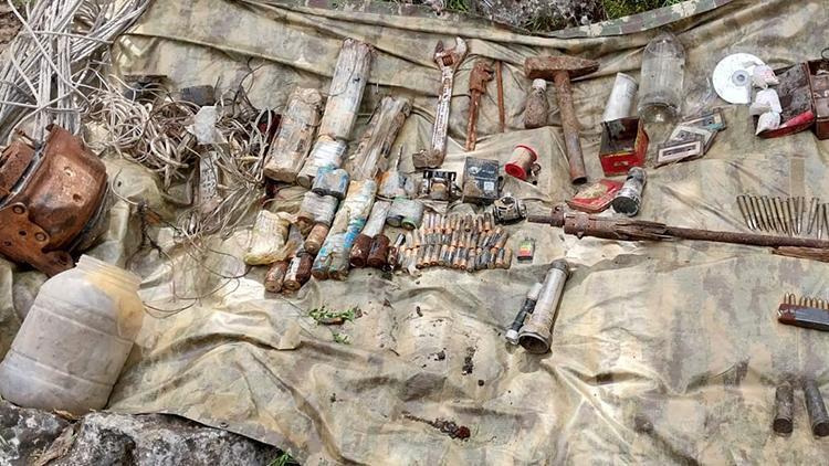 PKK ya ait mağarada silah ve yaşam malzemeleri ele geçirildi