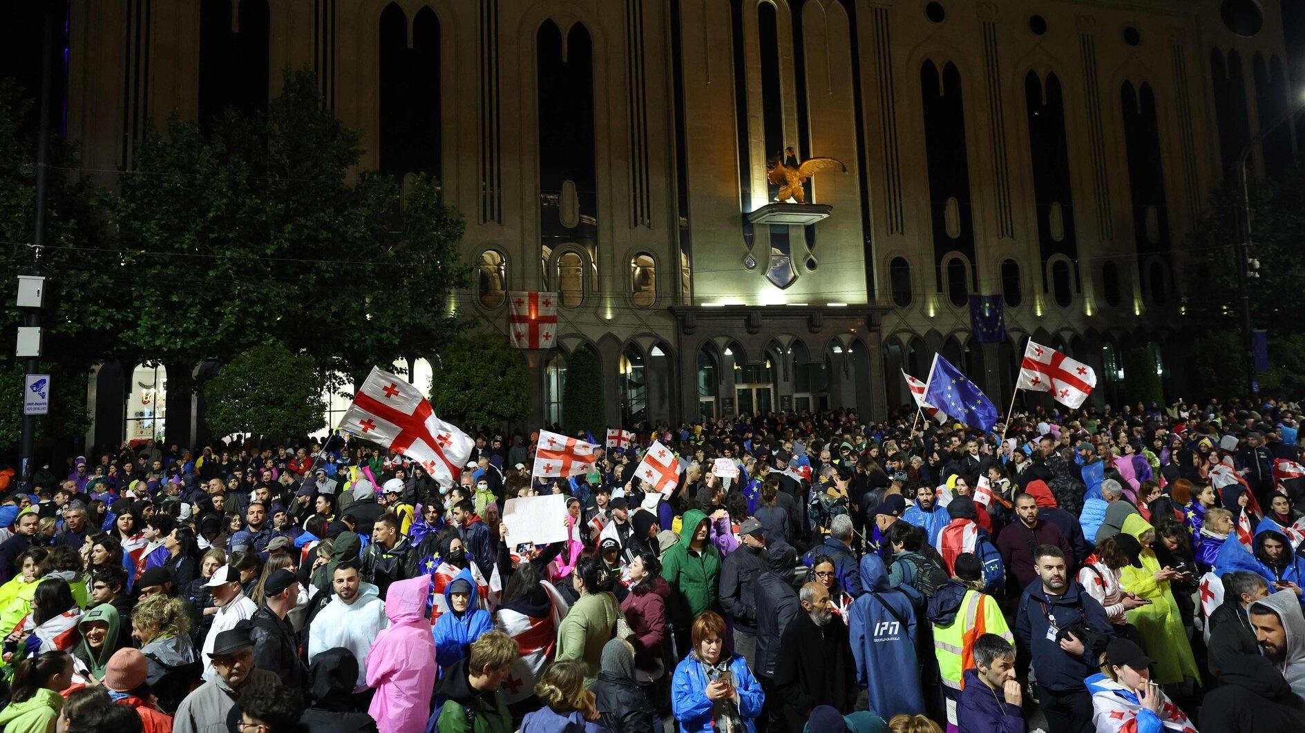 Thousands of Georgians join night-time protest despite warnings - World ...