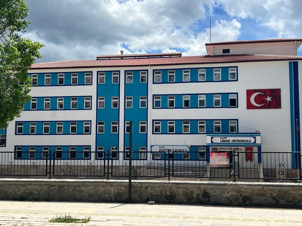 Şimdi de Elazığ'da okulda şiddet Kopya çekerken yakalayan öğretmenini bıçakladı