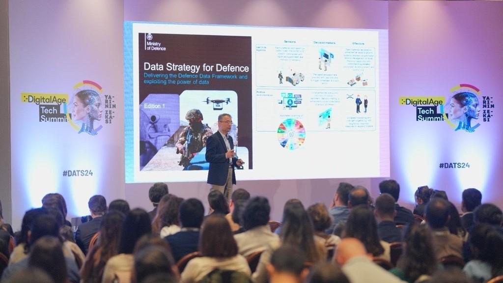 Technology summit highlights future of AI, data Türkiye News