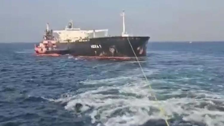 Rusya'dan Hindistan'a giden gemi Çanakkale Boğazı'nda arızalandı