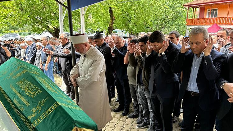 Bakan Tunç eniştesinin cenazesine katıldı